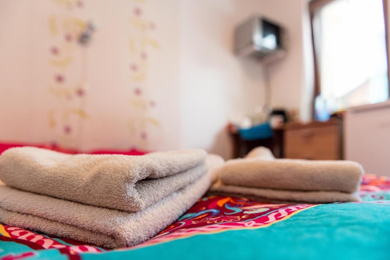 Center Walking Apartment And Room Bucarest Extérieur photo