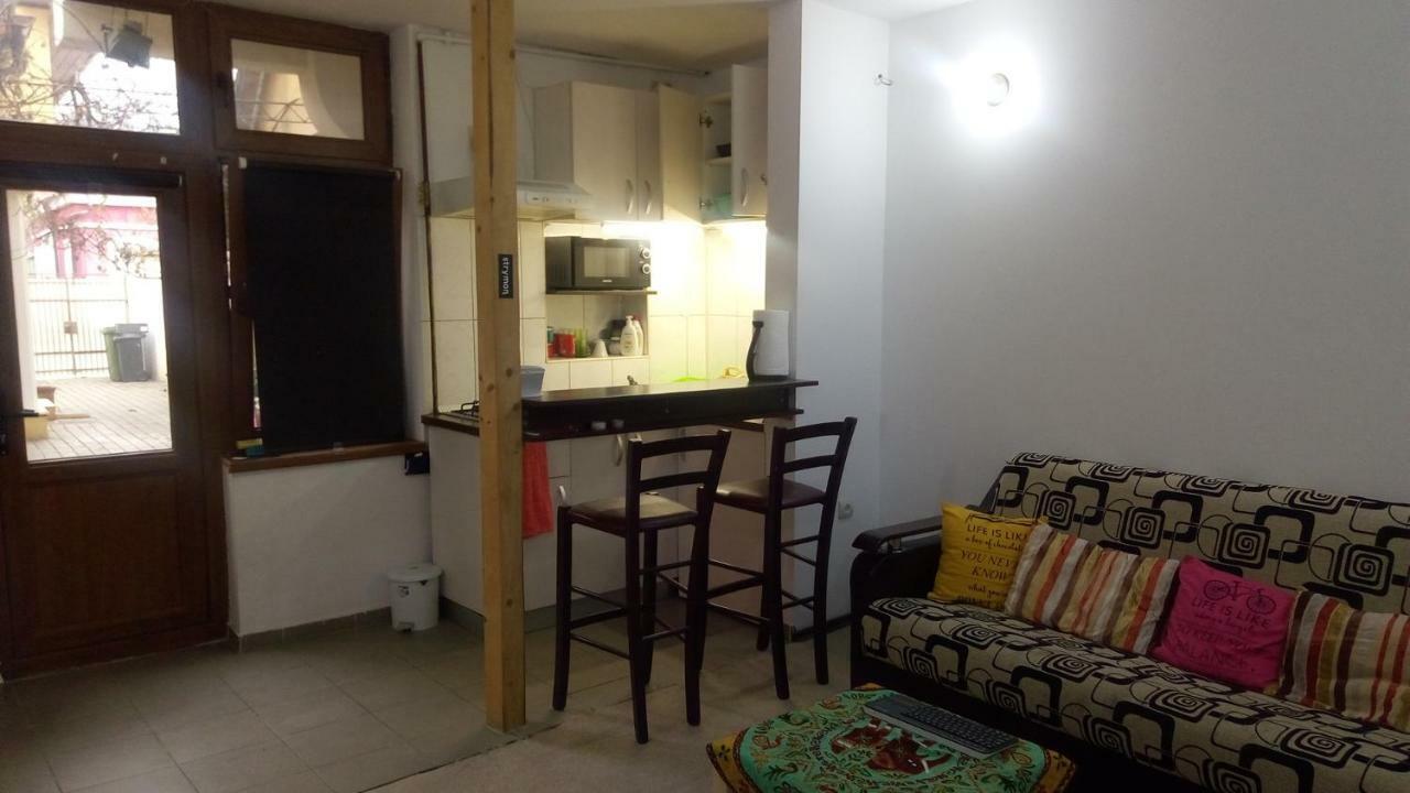 Center Walking Apartment And Room Bucarest Extérieur photo